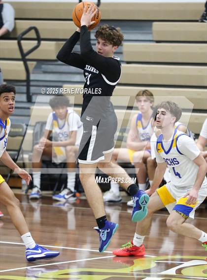 Thumbnail 2 in Shalhevet vs Bakersfield Christian photogallery.