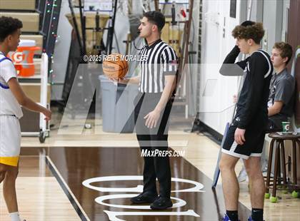 Thumbnail 3 in Shalhevet vs Bakersfield Christian photogallery.