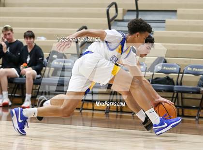 Thumbnail 2 in Shalhevet vs Bakersfield Christian photogallery.