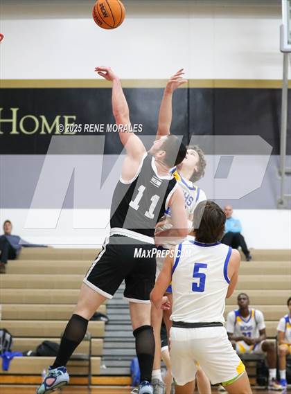 Thumbnail 3 in Shalhevet vs Bakersfield Christian photogallery.