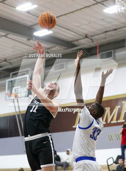 Thumbnail 2 in Shalhevet vs Bakersfield Christian photogallery.