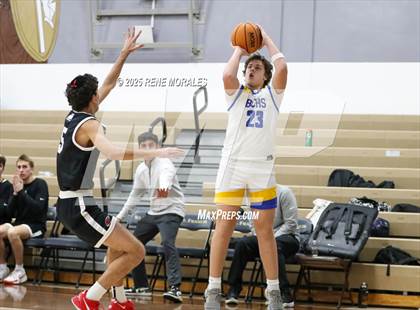 Thumbnail 3 in Shalhevet vs Bakersfield Christian photogallery.