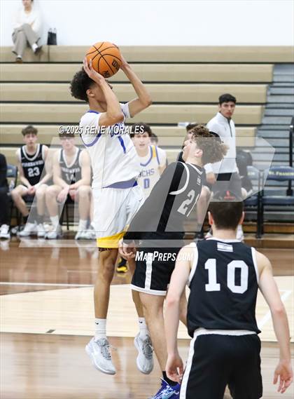 Thumbnail 3 in Shalhevet vs Bakersfield Christian photogallery.