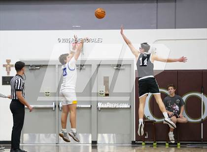 Thumbnail 2 in Shalhevet vs Bakersfield Christian photogallery.