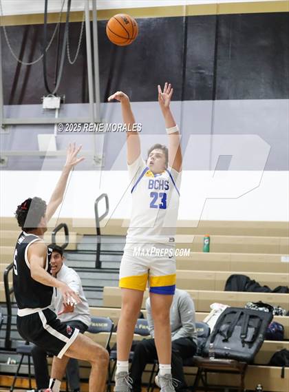 Thumbnail 2 in Shalhevet vs Bakersfield Christian photogallery.
