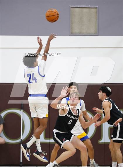 Thumbnail 2 in Shalhevet vs Bakersfield Christian photogallery.