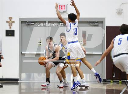Thumbnail 3 in Shalhevet vs Bakersfield Christian photogallery.