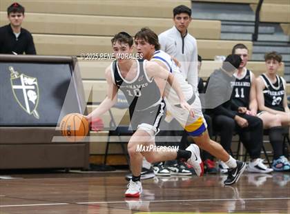 Thumbnail 1 in Shalhevet vs Bakersfield Christian photogallery.