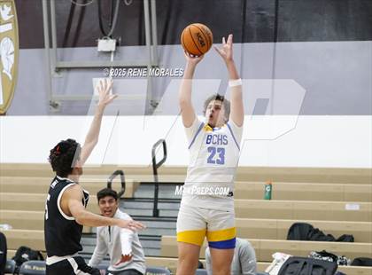 Thumbnail 1 in Shalhevet vs Bakersfield Christian photogallery.