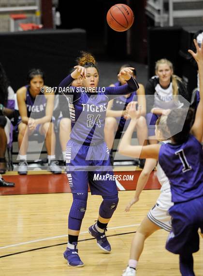Thumbnail 3 in Millennium vs. Gilbert (AIA 6A Semifinal Playoff) photogallery.