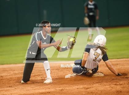 Thumbnail 3 in O'Connor vs. Lake Ridge (6A UIL State Championship) photogallery.