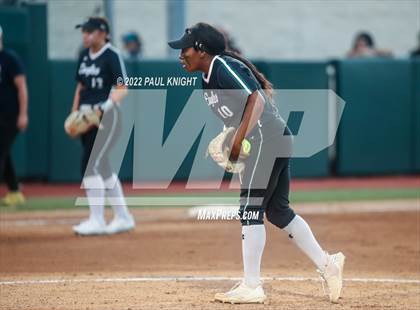 Thumbnail 2 in O'Connor vs. Lake Ridge (6A UIL State Championship) photogallery.