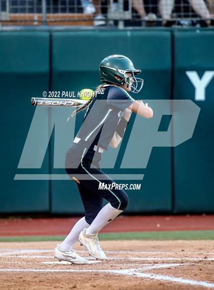 Thumbnail 3 in O'Connor vs. Lake Ridge (6A UIL State Championship) photogallery.