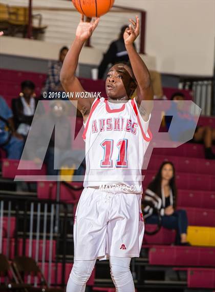 Thumbnail 3 in Hirschi vs. Petrolia (Fantasy of Lights) photogallery.