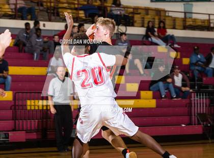 Thumbnail 3 in Hirschi vs. Petrolia (Fantasy of Lights) photogallery.