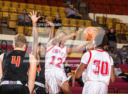 Thumbnail 3 in Hirschi vs. Petrolia (Fantasy of Lights) photogallery.