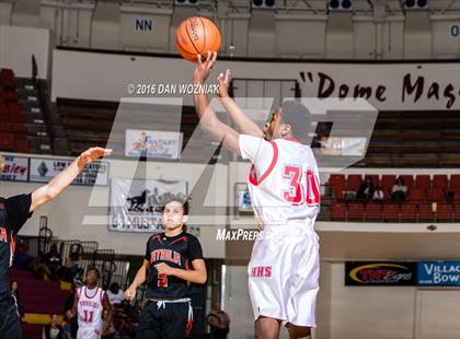 Thumbnail 1 in Hirschi vs. Petrolia (Fantasy of Lights) photogallery.