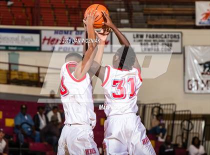 Thumbnail 1 in Hirschi vs. Petrolia (Fantasy of Lights) photogallery.