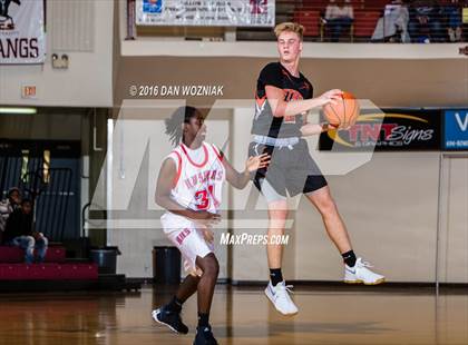 Thumbnail 1 in Hirschi vs. Petrolia (Fantasy of Lights) photogallery.