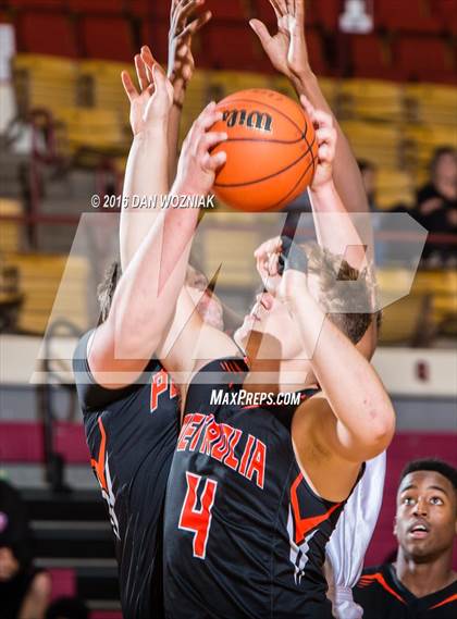 Thumbnail 1 in Hirschi vs. Petrolia (Fantasy of Lights) photogallery.