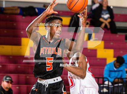 Thumbnail 1 in Hirschi vs. Petrolia (Fantasy of Lights) photogallery.