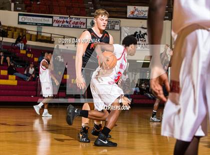 Thumbnail 3 in Hirschi vs. Petrolia (Fantasy of Lights) photogallery.