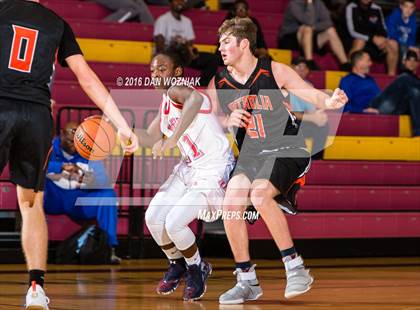 Thumbnail 3 in Hirschi vs. Petrolia (Fantasy of Lights) photogallery.