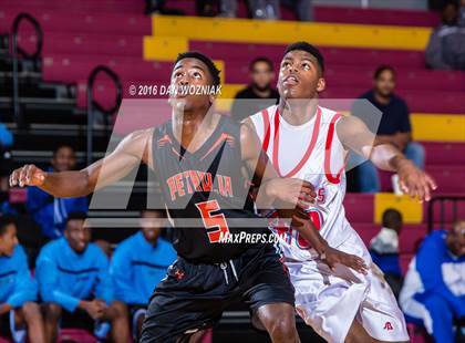 Thumbnail 3 in Hirschi vs. Petrolia (Fantasy of Lights) photogallery.