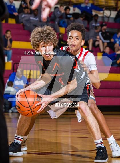 Thumbnail 2 in Hirschi vs. Petrolia (Fantasy of Lights) photogallery.