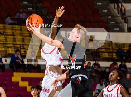 Thumbnail 1 in Hirschi vs. Petrolia (Fantasy of Lights) photogallery.