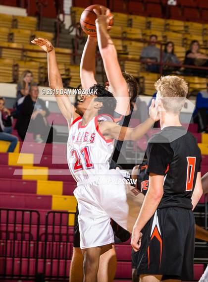 Thumbnail 2 in Hirschi vs. Petrolia (Fantasy of Lights) photogallery.