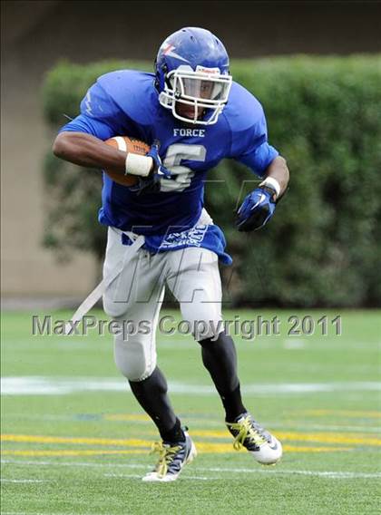 Thumbnail 1 in Glasgow vs. Wilmington Charter (Flash Training Classic) photogallery.