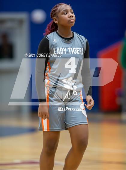 Thumbnail 1 in Mundy's Mill vs. Northside (Oscar Wimberly Christmas Classic @ Lamar County HS) photogallery.