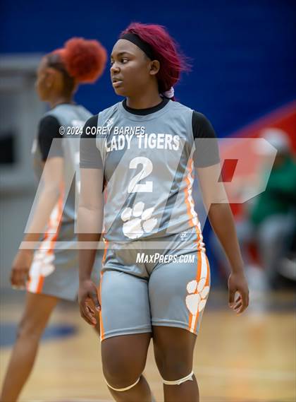 Thumbnail 2 in Mundy's Mill vs. Northside (Oscar Wimberly Christmas Classic @ Lamar County HS) photogallery.