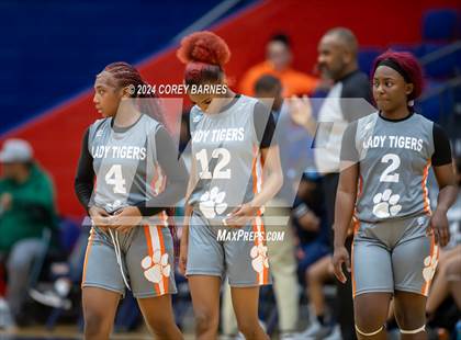 Thumbnail 3 in Mundy's Mill vs. Northside (Oscar Wimberly Christmas Classic @ Lamar County HS) photogallery.