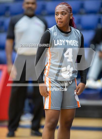 Thumbnail 3 in Mundy's Mill vs. Northside (Oscar Wimberly Christmas Classic @ Lamar County HS) photogallery.