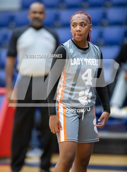 Thumbnail 2 in Mundy's Mill vs. Northside (Oscar Wimberly Christmas Classic @ Lamar County HS) photogallery.