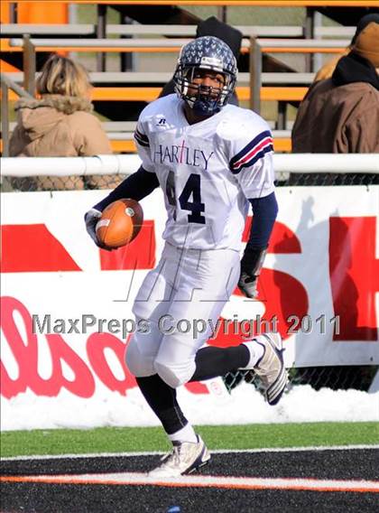 Thumbnail 2 in Chagrin Falls vs. Bishop Hartley (OHSAA D4 Final) photogallery.