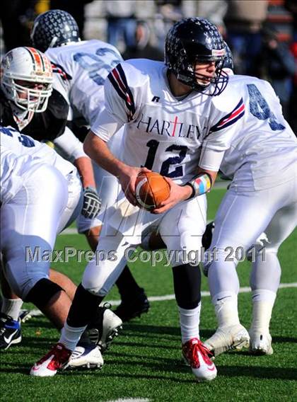 Thumbnail 1 in Chagrin Falls vs. Bishop Hartley (OHSAA D4 Final) photogallery.