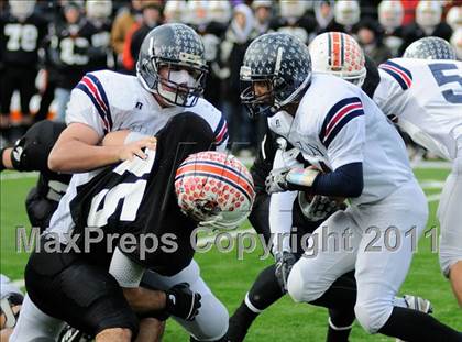 Thumbnail 1 in Chagrin Falls vs. Bishop Hartley (OHSAA D4 Final) photogallery.