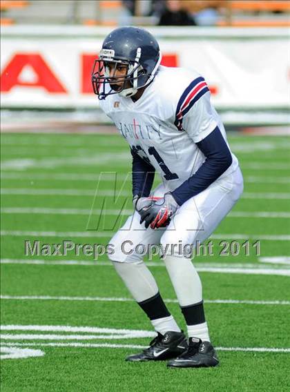 Thumbnail 1 in Chagrin Falls vs. Bishop Hartley (OHSAA D4 Final) photogallery.