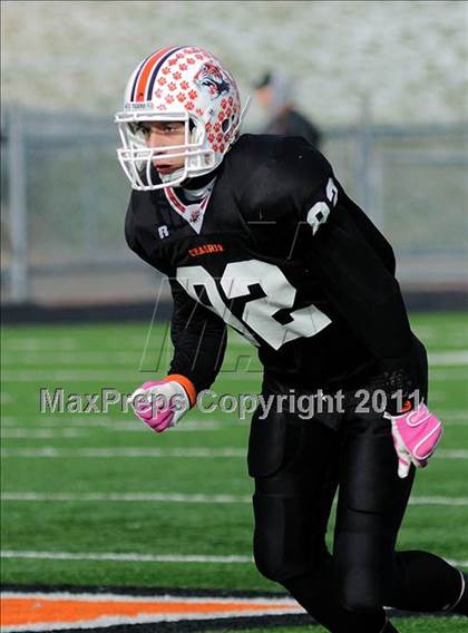 Thumbnail 2 in Chagrin Falls vs. Bishop Hartley (OHSAA D4 Final) photogallery.