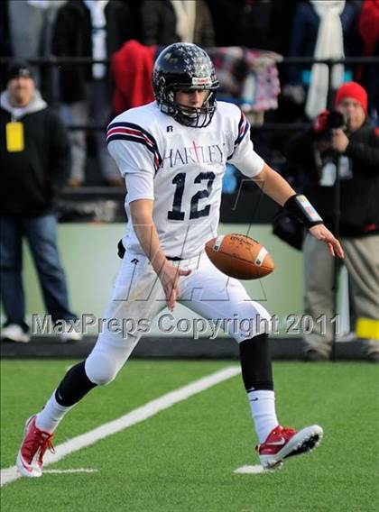Thumbnail 3 in Chagrin Falls vs. Bishop Hartley (OHSAA D4 Final) photogallery.
