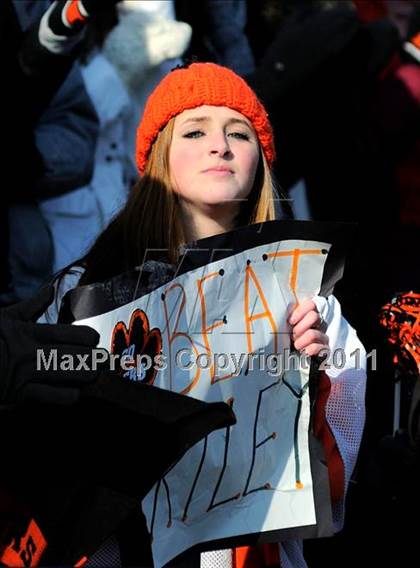 Thumbnail 1 in Chagrin Falls vs. Bishop Hartley (OHSAA D4 Final) photogallery.
