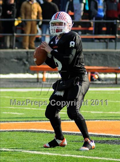 Thumbnail 1 in Chagrin Falls vs. Bishop Hartley (OHSAA D4 Final) photogallery.