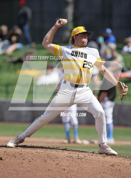 Thumbnail 2 in Union vs. Canyon View (UHSAA 3A Semifinal) photogallery.