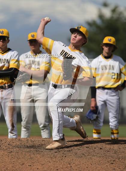 Thumbnail 3 in Union vs. Canyon View (UHSAA 3A Semifinal) photogallery.