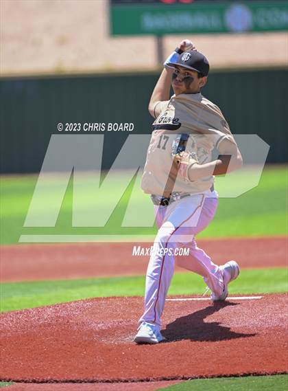 Thumbnail 3 in Tularosa vs. Menaul/Oak Grove (NMAA 2A Quarterfinal) photogallery.