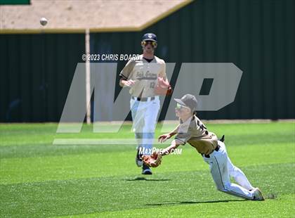 Thumbnail 3 in Tularosa vs. Menaul/Oak Grove (NMAA 2A Quarterfinal) photogallery.