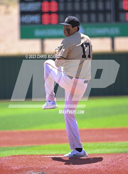 Thumbnail 2 in Tularosa vs. Menaul/Oak Grove (NMAA 2A Quarterfinal) photogallery.